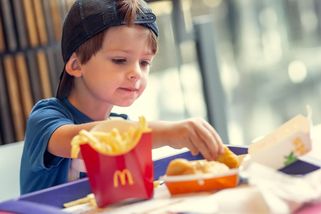 McDonald’s chce zpět pověst levného řetězce. V USA mění menu, v Česku zdražil - Seznam Zprávy